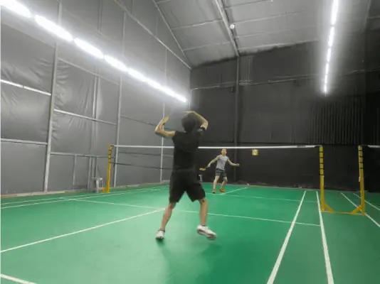 Loi ich khi chơi cầu lông